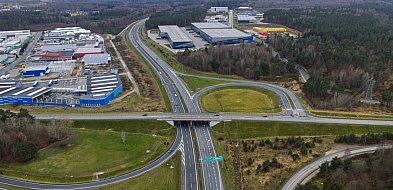 Pomorskie/ Przed majówką otwarcie 22 km trasy S6; cała droga do Słupska gotowa