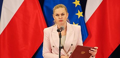 Nowacka: we wtorek Rada Ministrów przyjmie projekt zakazujący używania smartfonów
