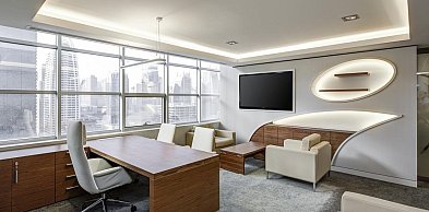 Nowoczesne meble warsztatowe w domowym biurze i pracowni DIY