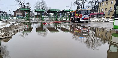 Pomorskie/ Blisko 130 strażackich interwencji w związku z odwilżą