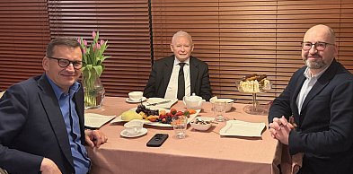 Politycy PiS podzieleni w sprawie stowarzyszenia powołanego przez Morawieckiego