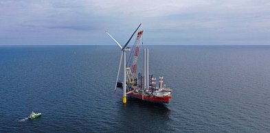 Pomorskie/ Komisja Europejska wizytuje farmy wiatrowe na Bałtyku