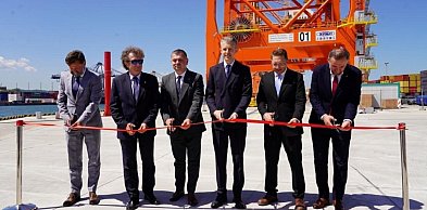 Nowe suwnice rozpoczęły już pracę w BCT. Port Gdynia zwiększa możliwości obsługi