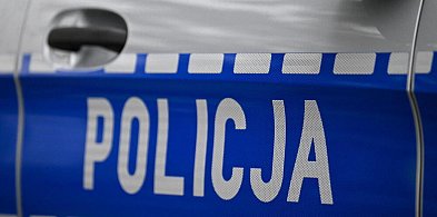 Gdynia: 71-latek wjechał samochodem w witrynę sklepową, raniąc 16 latkę-79378