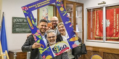 Ciepłymi wspomnieniami i niekończącymi się rozmowami wrócili do czasów szkolnych