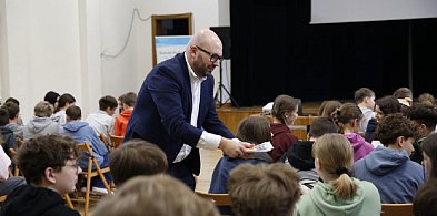 Lekcja samorządności w ramach Młodzieżowej Rady Miasta Wejherowa w wejherowskiej 6