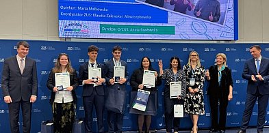 Ubezpieczenia w małym palcu. Gdyńscy uczniowie rozbili bank w ogólnopolskiej...