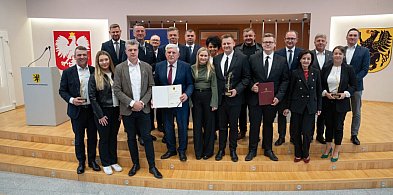 Bursztynowe kłosy dla najlepszych rolników z Pomorza, w tym braci Stenzel