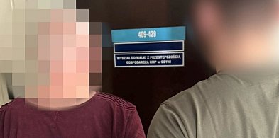 Gdynia/ 57-latek podawał się za lekarza i sprzedawał leki przez internet; usłyszał