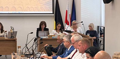 Rada Miejska w Żukowie nie udzieliła Burmistrz Marioli Zmudzińskiej wotum zaufania