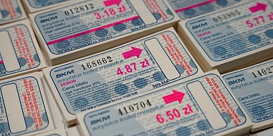 Rewolucja w podróży. Koniec kasowania biletów kartkowyc-78290