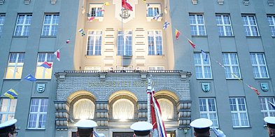 Rektor Uniwersytetu Morskiego: nazwa nowego żaglowca zo-78958