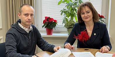 Umowa na dokumentację projektową rozbudowy szkoły podstawowej w Tuchomiu-79260