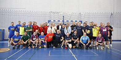 VI charytatywny turniej w halową piłkę nożną-80017