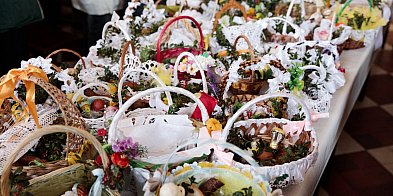 Ks. Główczyński: idąc do kościoła ze święconką, pamięta