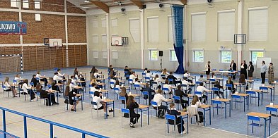Językiem polskim rozpoczął się trzydniowy egzamin ósmok