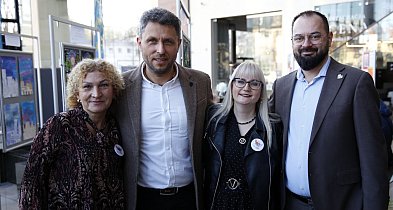 Twórczość bez barier - wystawa Fundacji Moc Serc-78603