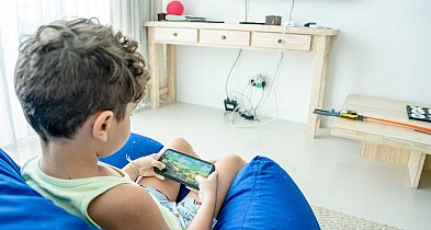 Prawo.pl: z danych MEN wynika, że ponad 70 proc. nastolatków jest uzależnionych