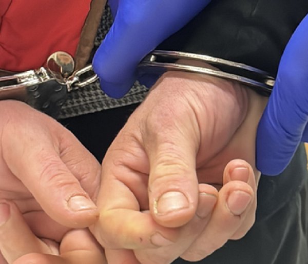 Policjanci zatrzymali sprawcę, który pobił znajomego-78257