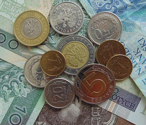 Nowe regulacje dla dorabiających. Od grudnia zmieniają się limity-78443