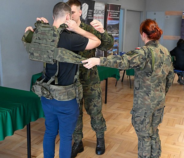 Wojsko wzywa Polaków na komisje. Chodzi głównie o te roczniki-80002