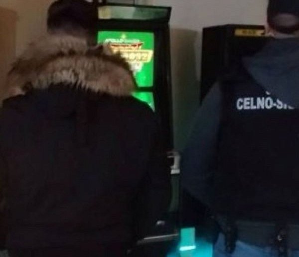 Celny cios wymierzony w organizatorów nielegalnych gier hazardowych