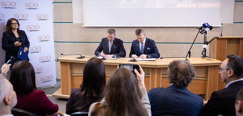 Gdynia/ Rząd przeznaczy 5 mld zł na budowę Drogi Czerwonej i rozbudowę Estakady