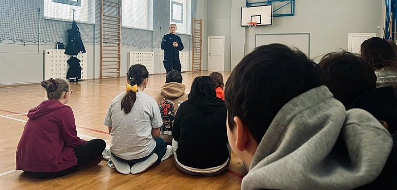 Wspólnie przeciwko hejtowi. Spotkanie z uczniami Szkoły Podstawowej nr 10 w Gdyni