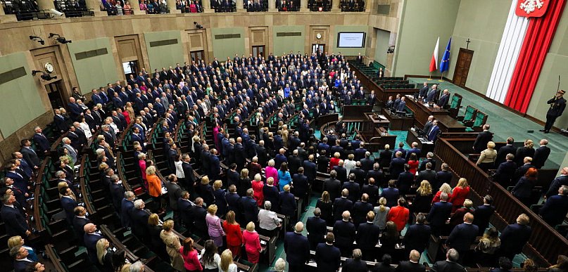 Sondaż WP: KO - 30,7 proc., PiS - 21,5 proc., Konfederacja - 13,2 proc., KPP Braun