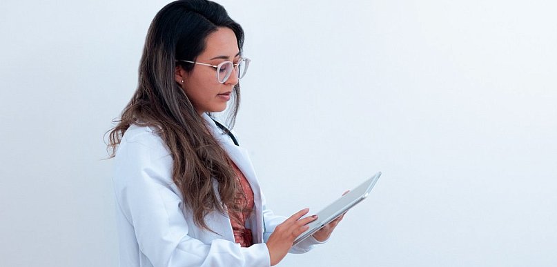 Skuteczne usuwanie blizn i rozstępów – Dlaczego RF mikroigłowa to przełom we Wrocł