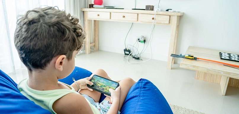 Prawo.pl: z danych MEN wynika, że ponad 70 proc. nastolatków jest uzależnionych