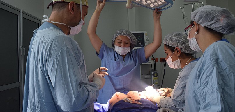 Fundacja w liście do premiera: cięcia wydatków NFZ uderzą w pacjentów