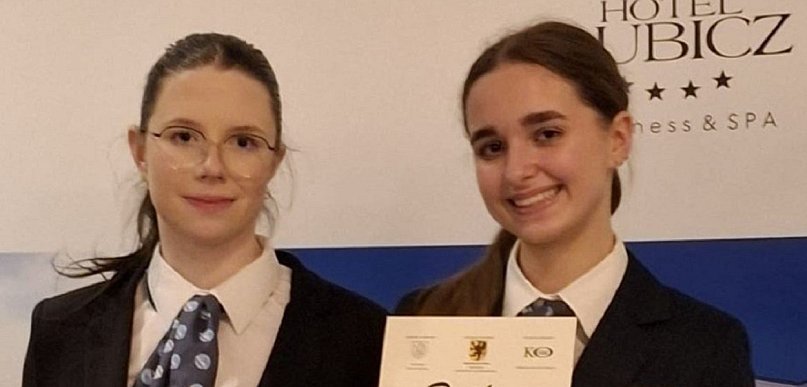 Uczennice Technikum Hotelarskiego w Gdyni mistrzyniami wiedzy hotelarskiej
