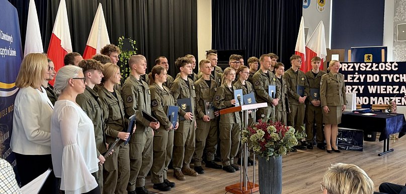 Uroczyste pożegnanie absolwentów