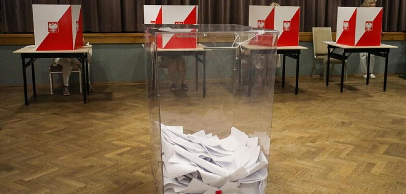 CBOS: KO - 30,8 proc., PiS - 19,6 proc.; Konfederacja WiN - 15,3 proc.