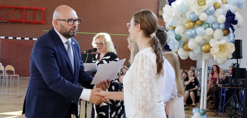 Pożegnanie absolwentów wejherowskiej "jedenastki"