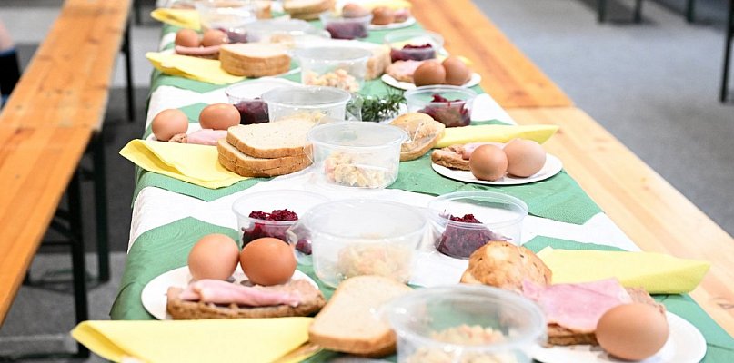 Gdyńskie śniadanie wielkanocne. Aby nikt nie był sam