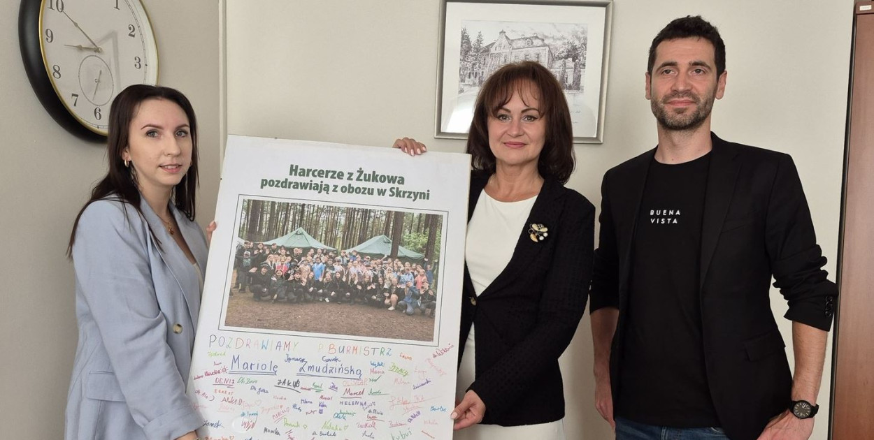 Wartości, wspólnota i pamiątka – wyjątkowy gest harcerzy dla Burmistrz Żukowa