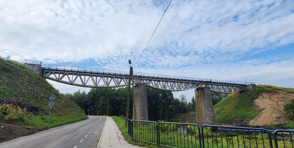 Będą rozbiórki, będą utrudnienia! Trwa modernizacja linii kolejowej 201