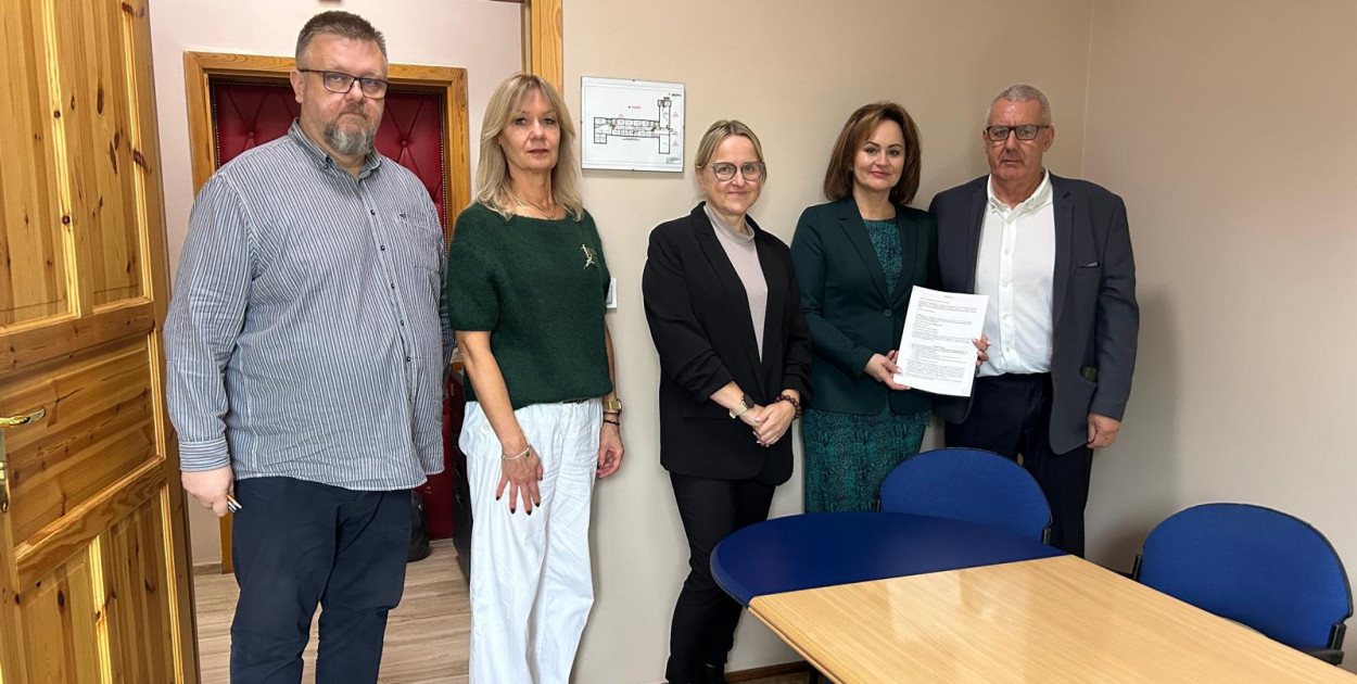 Nowy plac zabaw przy Szkole Podstawowej nr 1 w Żukowie – umowa podpisana!