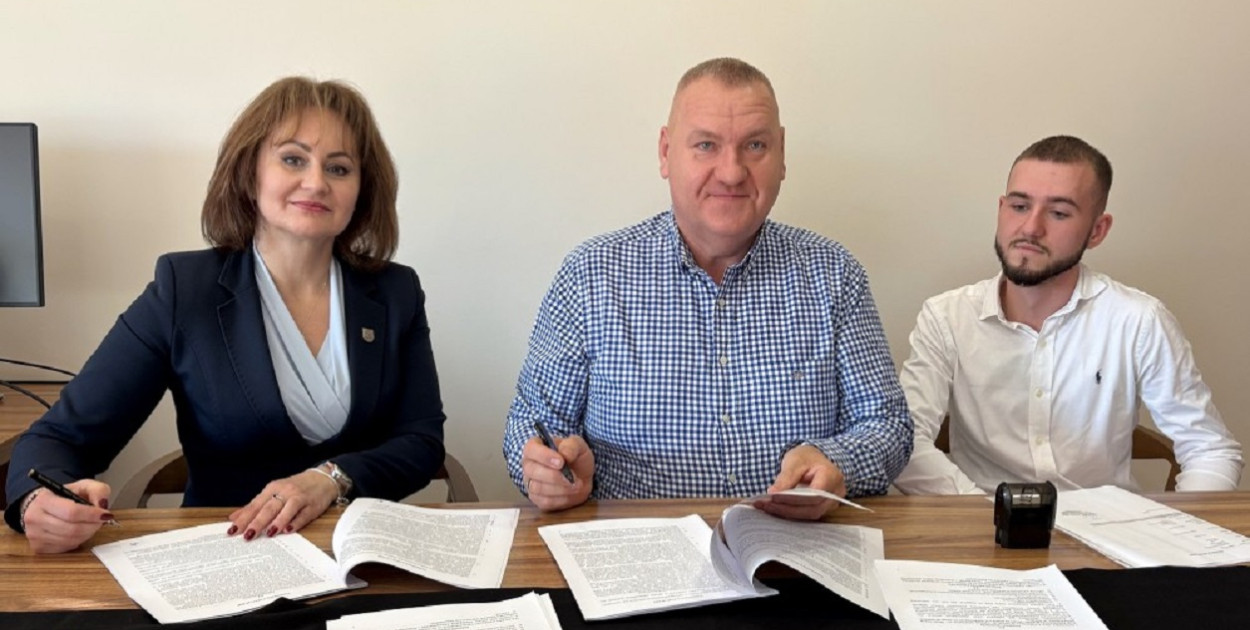 Umowa na modernizację drogi dojazdowej do gruntów rolnych w Skrzeszewie podpisana