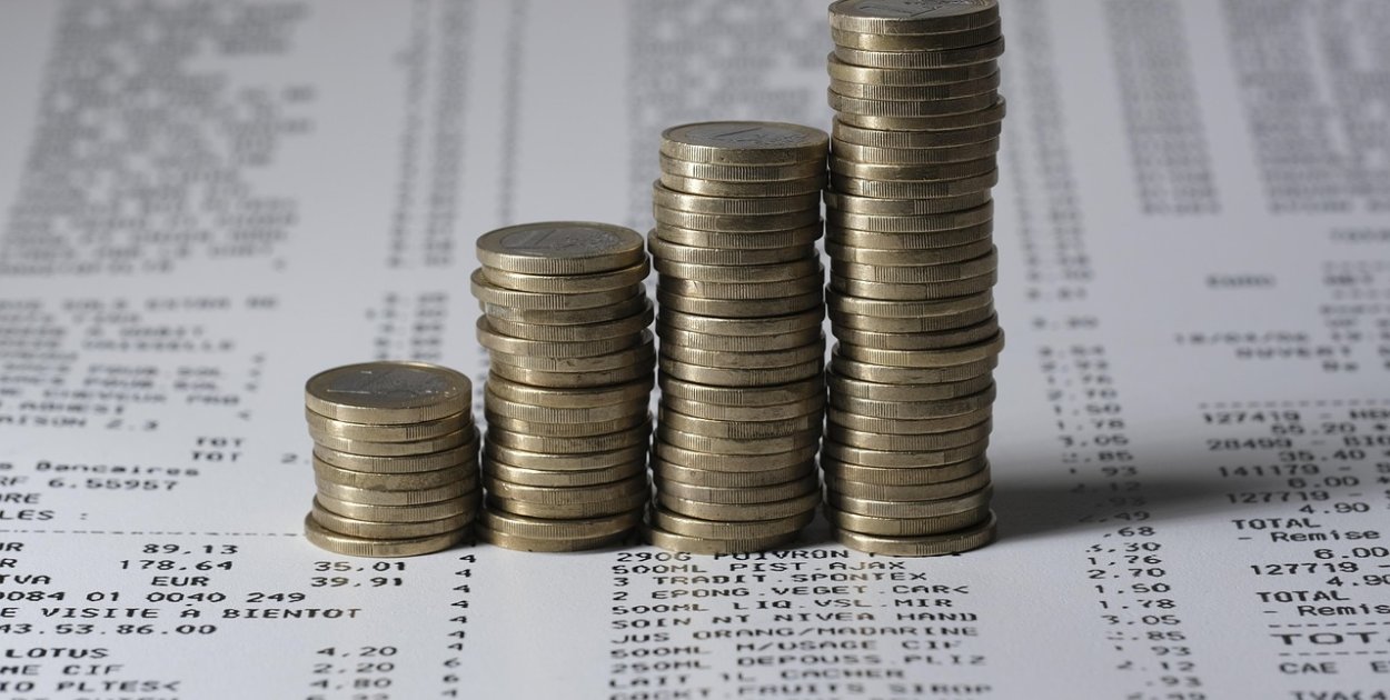 Image by Alex Barcley from Pixabay.com