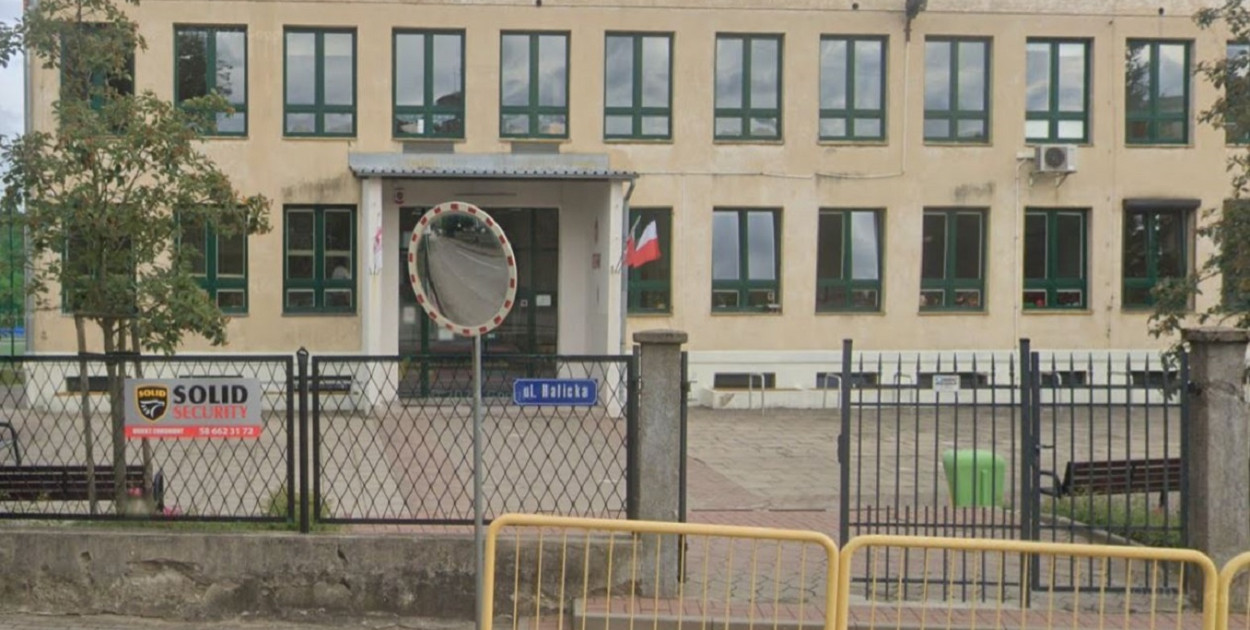 Pomorskie/ Z powodu niskich temperatur zamknięto 23 szkoły. W Gdyni SP 13