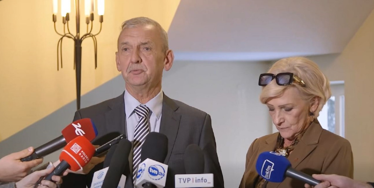 Związkowcy po spotkaniu w MEN: nie akceptujemy wzrostu wynagrodzenia zasadniczego