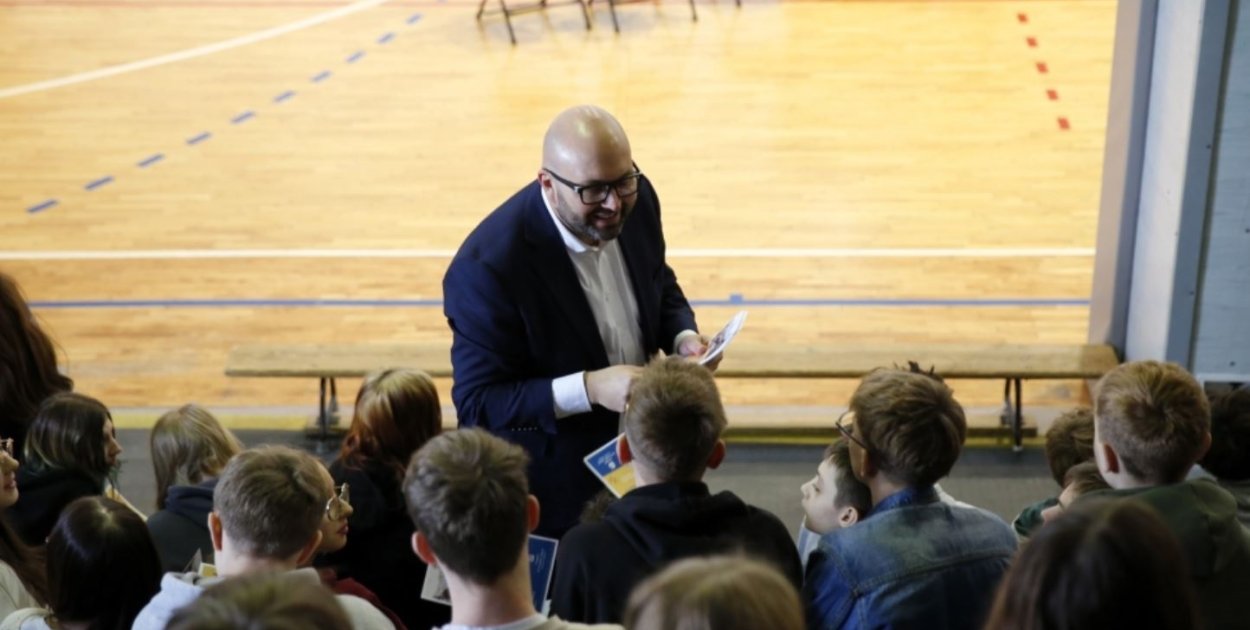 Samorząd oczami uczniów – lekcja obywatelska w wejherowskiej „ósemce”