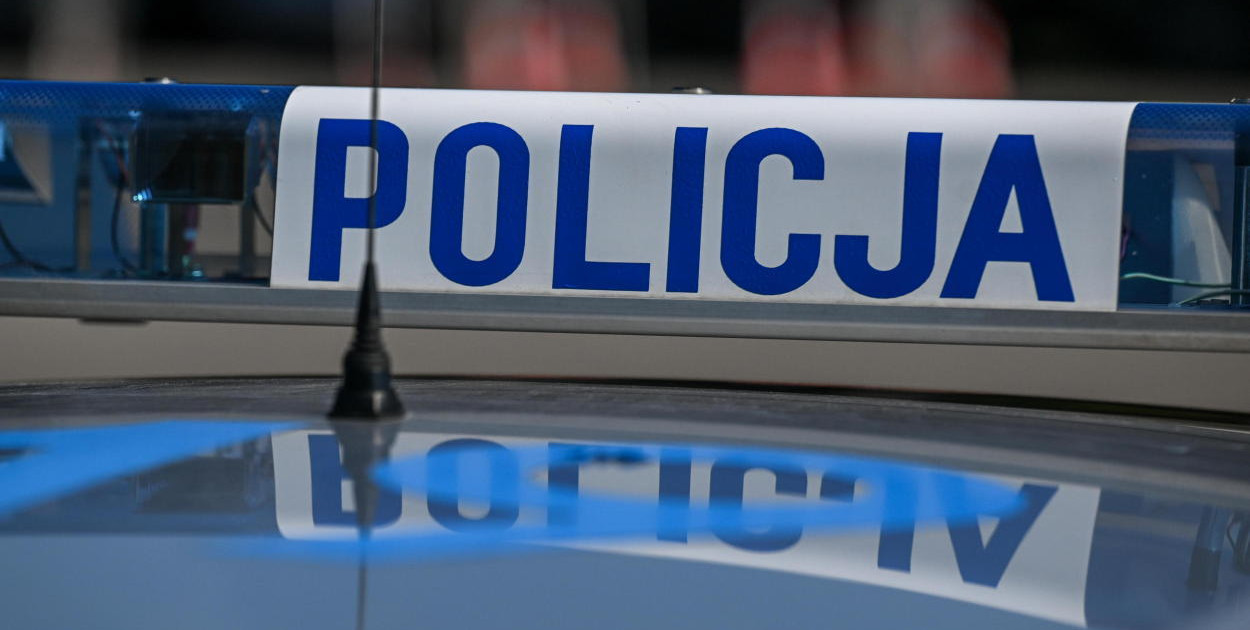 Pomorskie/ Po śmiertelnym wypadku zablokowana droga na Półwysep Helski