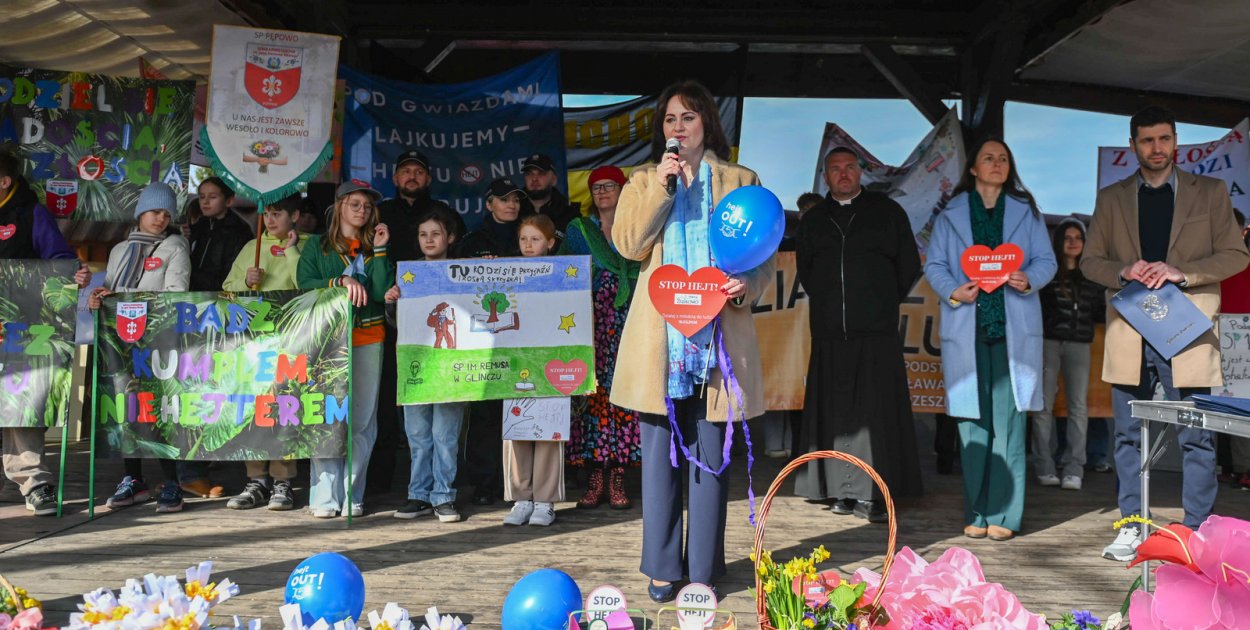 „Stop Hejt – Działaj z miłością do ludzi”. Wspólna akcja w Żukowie