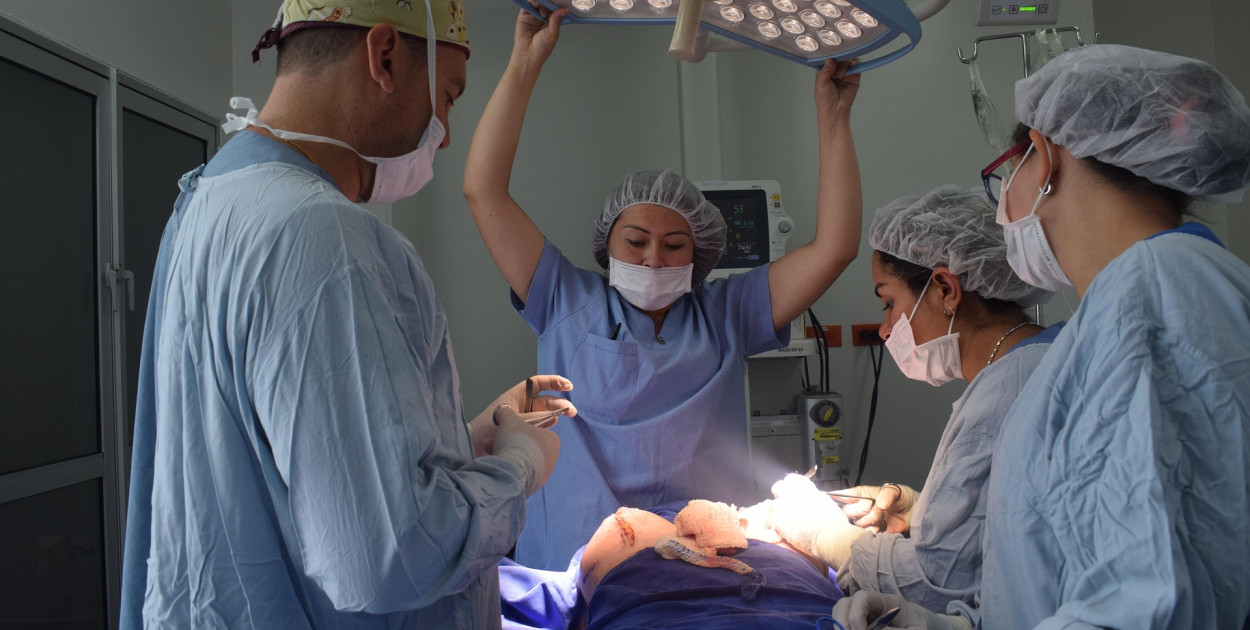 Fundacja w liście do premiera: cięcia wydatków NFZ uderzą w pacjentów