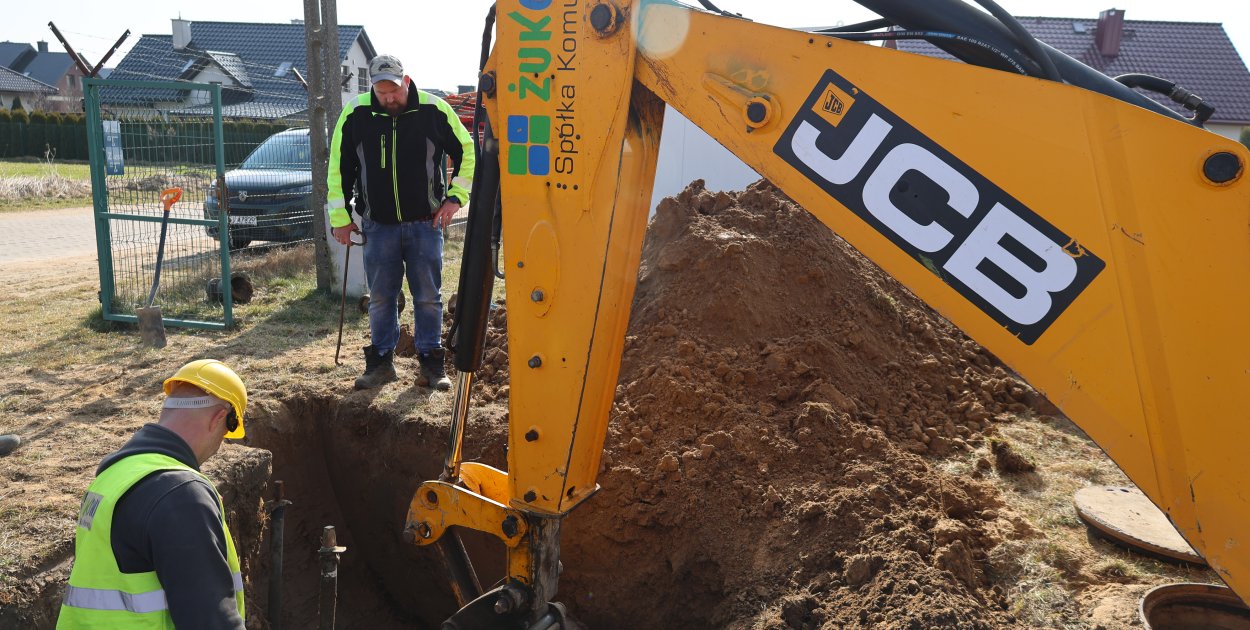 Wielka awaria wodociągów w Żukowie ma swój początek kilkanaście lat temu...